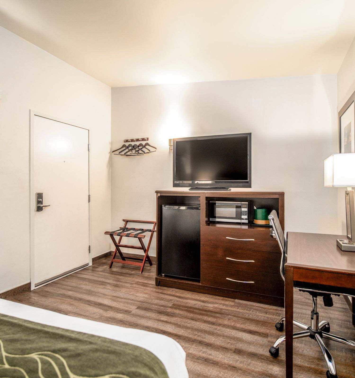 Hi View Inn & Suites