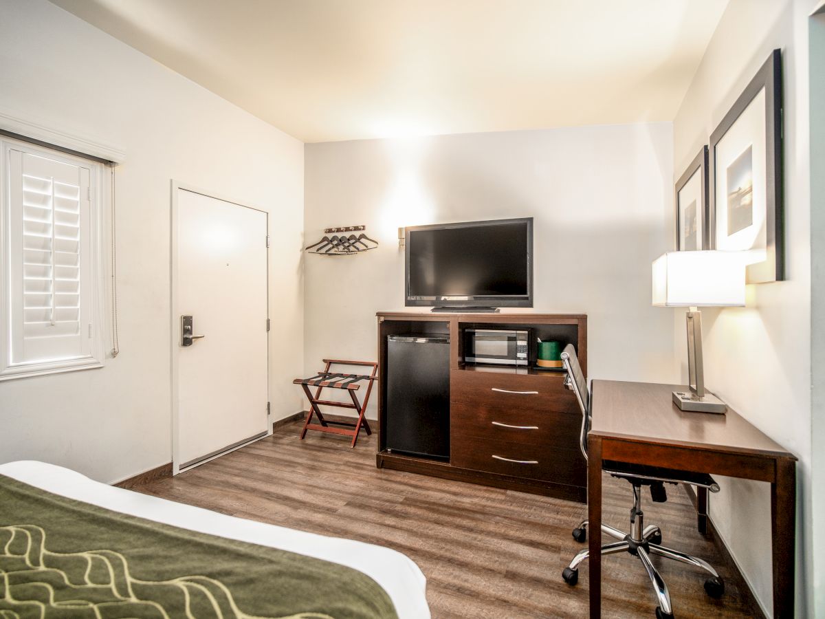 Hi View Inn & Suites